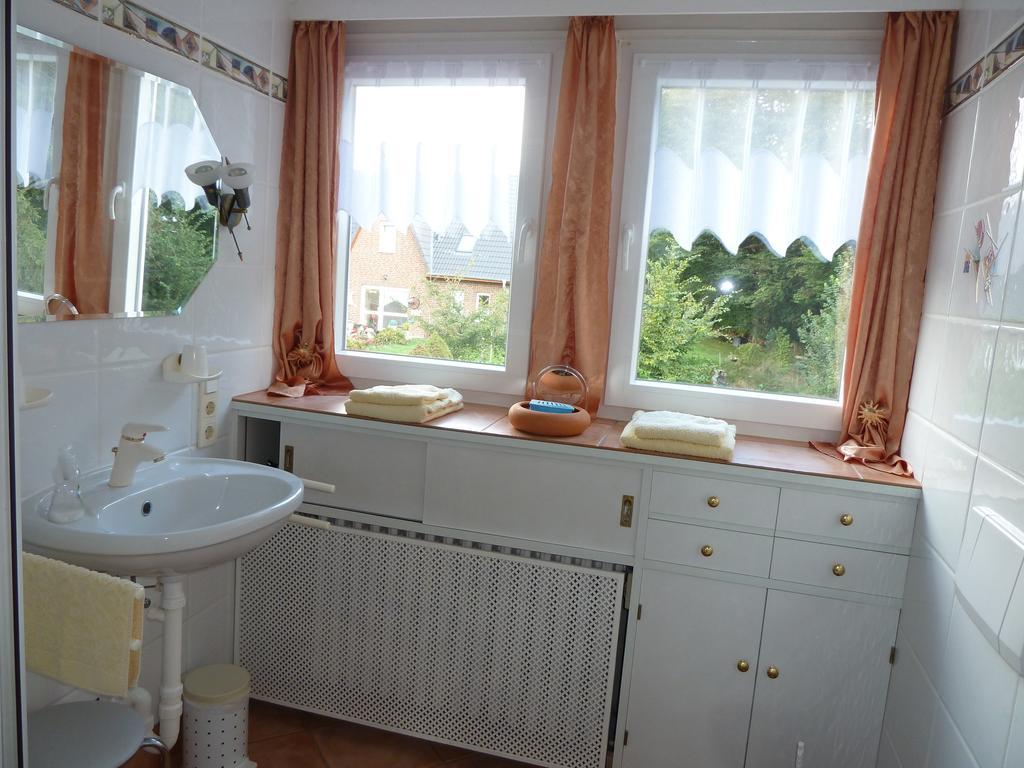 Gaestehaus Villa Kreativ Susanne Lay Bad Munder am Deister Room photo